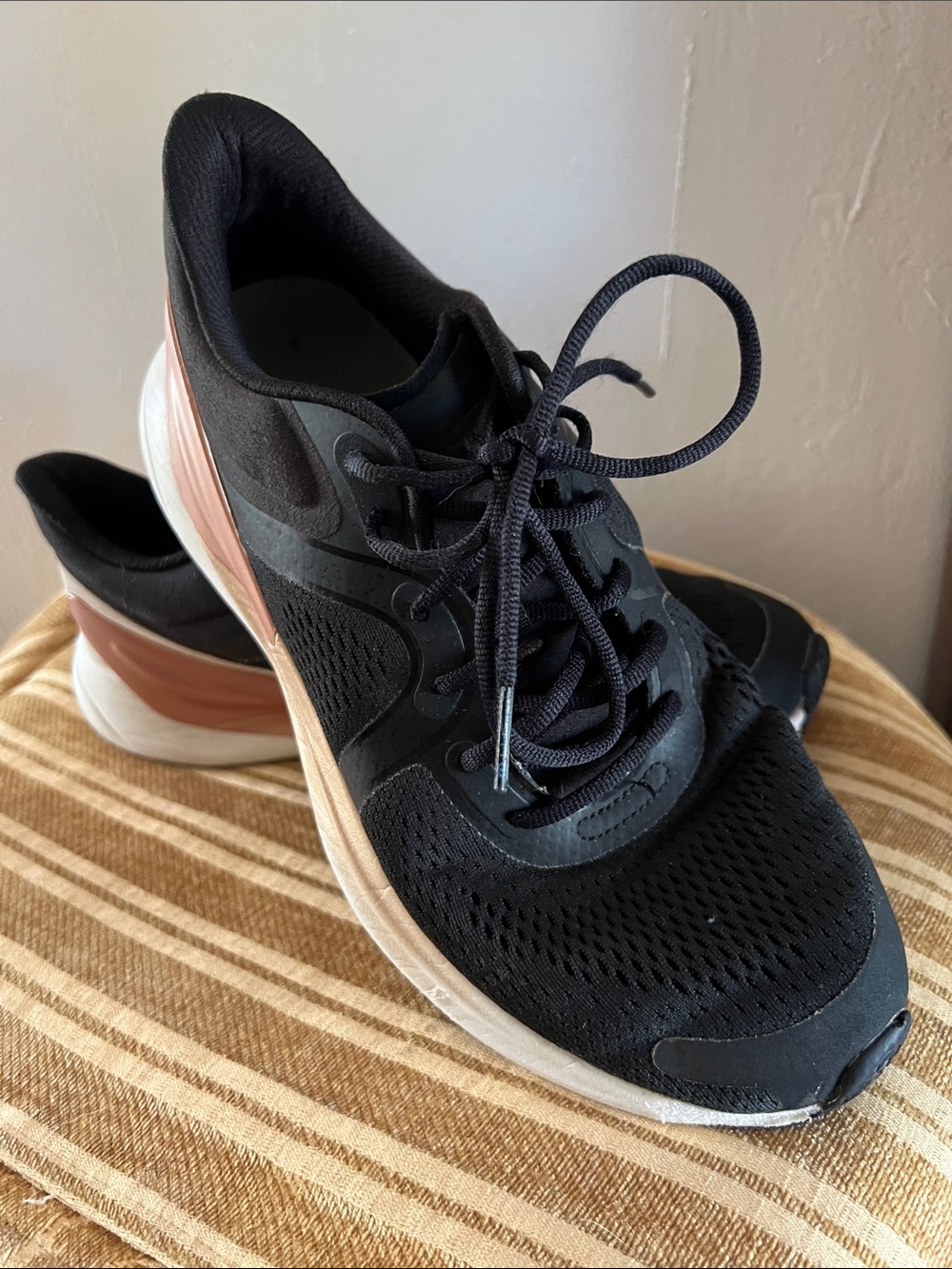 Lululemon blissfeel running shoes